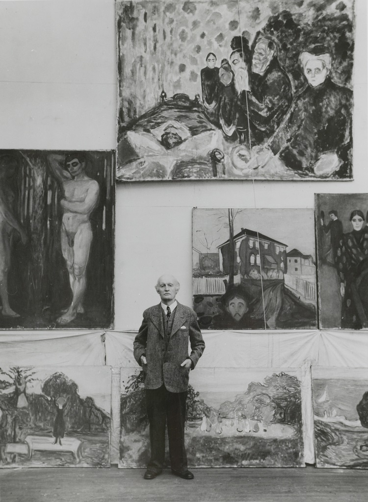 Edvard Munch nello studio dʼinverno a Ekely, 1938 ca. Foto Ragnvald Væring, originale negli archivi del Munch Museet.