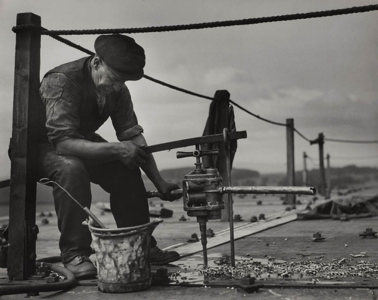 Ship building; drill & dye, Cunard-White Star Lines, John Brown’s shipyards, Clydeside,1934, Scotland  Vintage gelatin silver print © E.O. Hoppé Estate Collection / Curatorial Assistance
