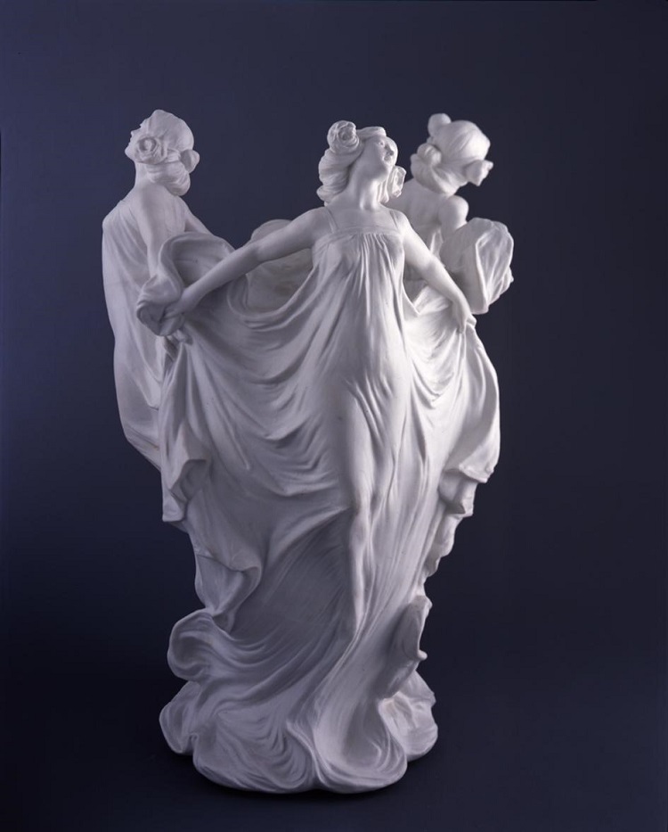 Manifattura Richard Ginori, Fioriera con tre figure danzanti, 1902. Sesto Fiorentino, Museo Richard Ginori della manifattura di Doccia 