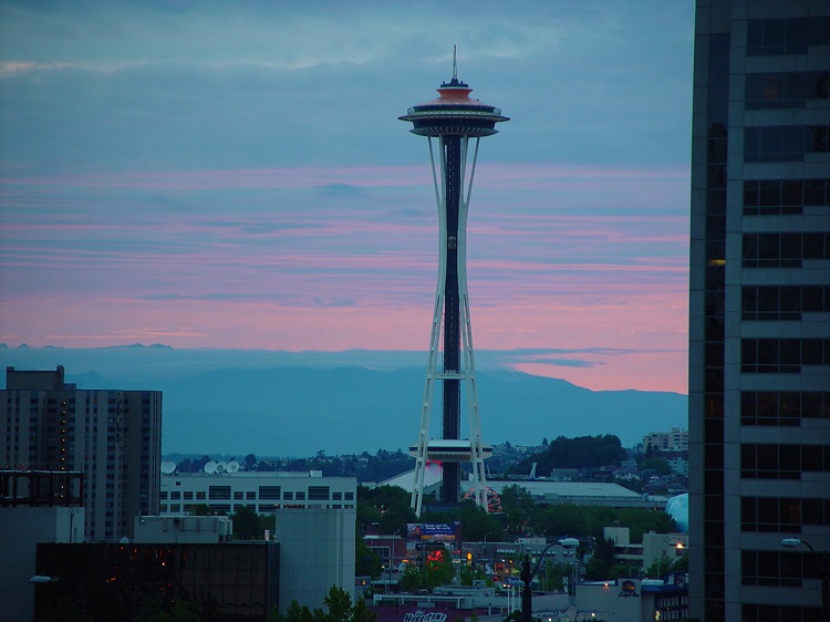 Seattle_tower_sunset