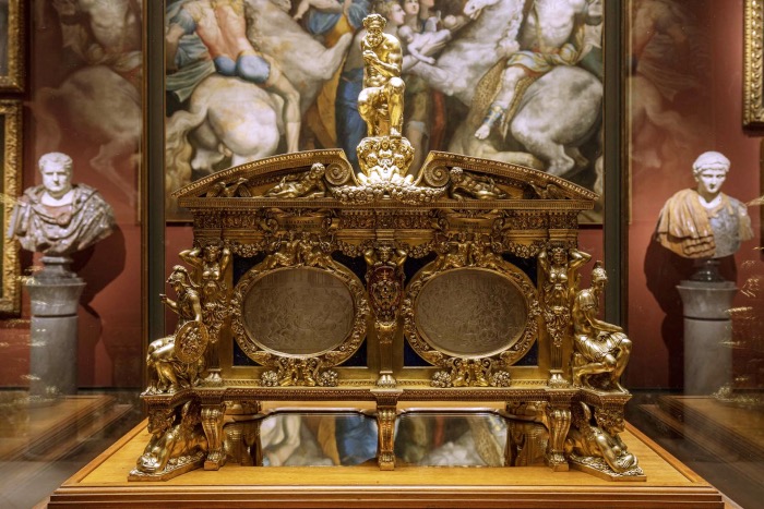 Cassetta Farnese | Capodimonte