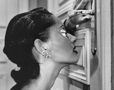 Helmut Newton, Heather looking through a keyhole